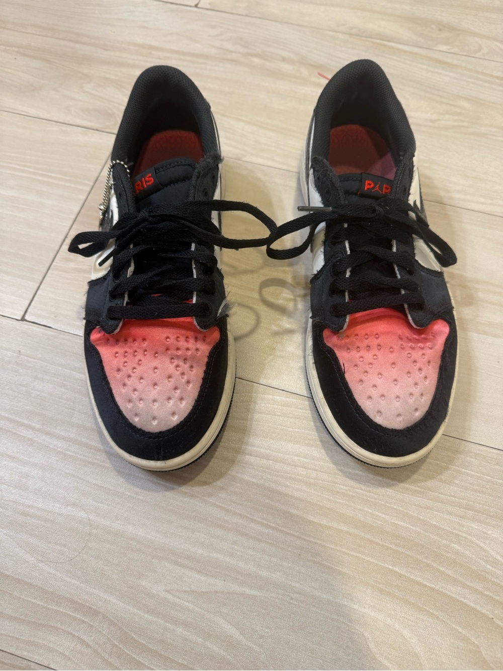 Nike Kids Black White and Pink-Red Gradient Low-Top Sneakers